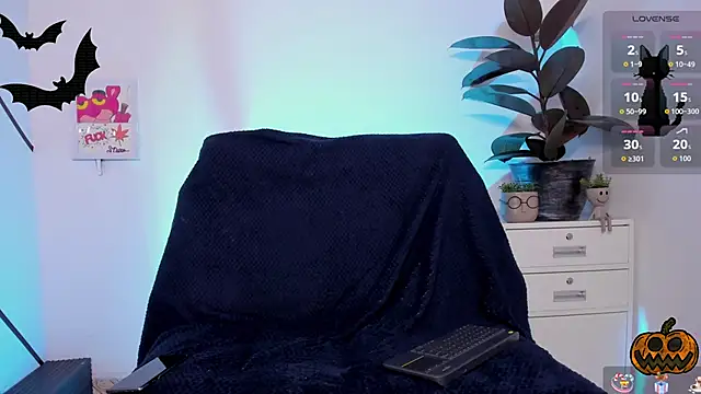 Snapshot of Room_69x chatting on 24, 10, 2025 Room 69x online show from 24, 10, 2025