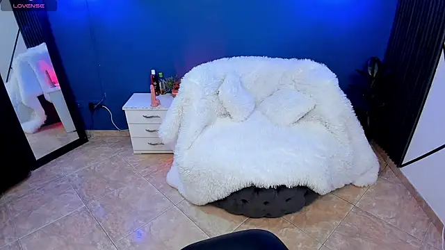 Snapshot of Room_69x chatting on 4, 12, 2025 Room 69x online show from 4, 12, 2025