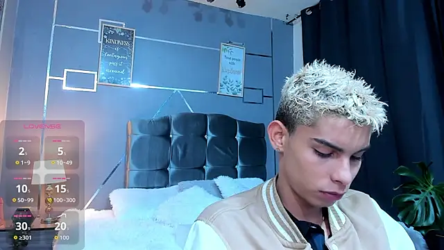 Snapshot of Room_69x chatting on 23, 12, 2025 Room 69x online show from 23, 12, 2025