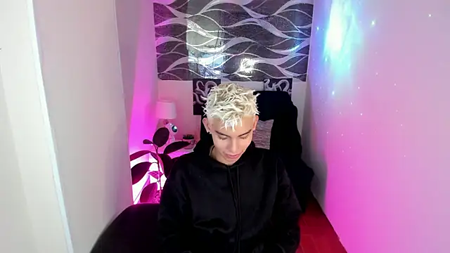 Snapshot of Room_69x chatting on 7, 1, 2026 Room 69x online show from 7, 1, 2026