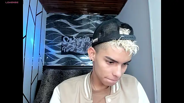 Snapshot of Room_69x chatting on 16, 1, 2026 Room 69x online show from 16, 1, 2026