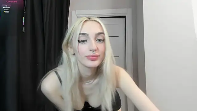 succubantra online show from 4, 7, 2026
