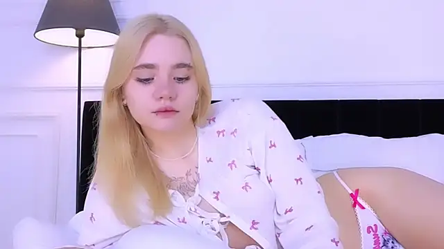 Snapshot of ANNABELLE_LU chatting on 23, 10, 2025 ANNABELLE LU online show from 23, 10, 2025