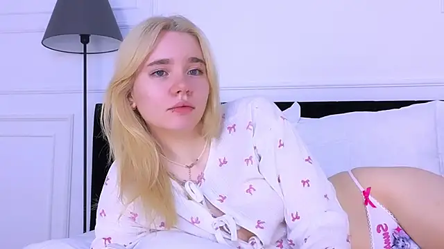 Snapshot of ANNABELLE_LU chatting on 29, 10, 2025 ANNABELLE LU online show from 29, 10, 2025