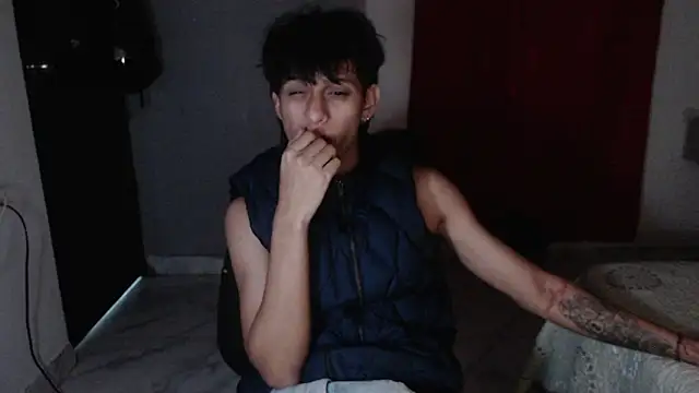 Snapshot of sung_yol chatting on 13, 10, 2025 sung yol online show from 13, 10, 2025