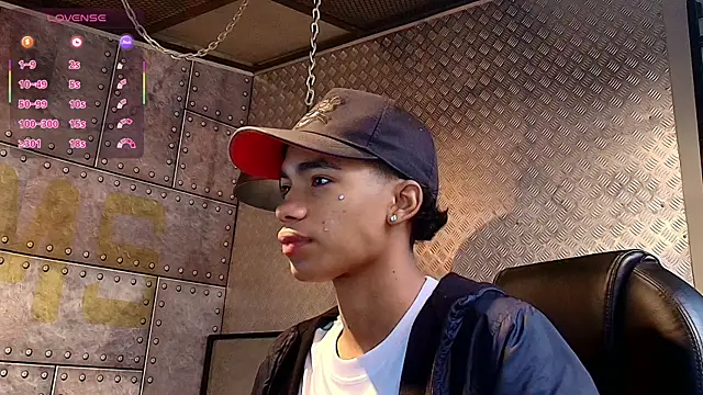 Snapshot of AlanCutee chatting on 14, 9, 2025 AlanCutee online show from 14, 9, 2025