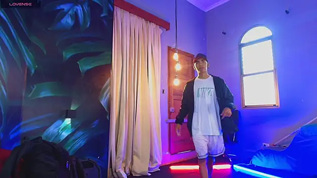 Snapshot of AlanCutee chatting on 19, 9, 2025 AlanCutee online show from 19, 9, 2025