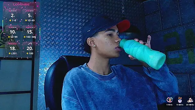 Snapshot of AlanCutee chatting on 20, 9, 2025 AlanCutee online show from 20, 9, 2025