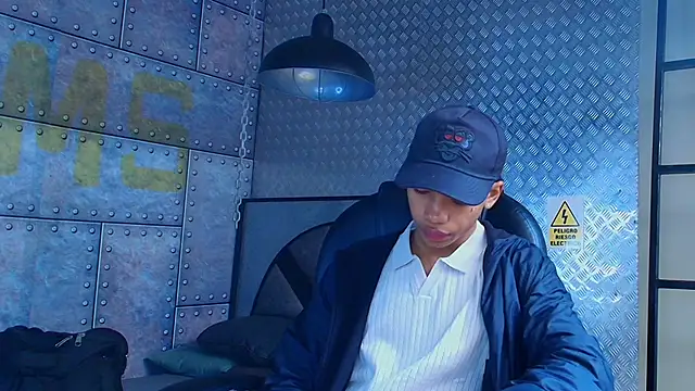 Snapshot of AlanCutee chatting on 15, 10, 2025 AlanCutee online show from 15, 10, 2025