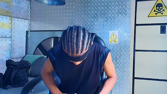 Snapshot of AlanCutee chatting on 19, 10, 2025 AlanCutee online show from 19, 10, 2025