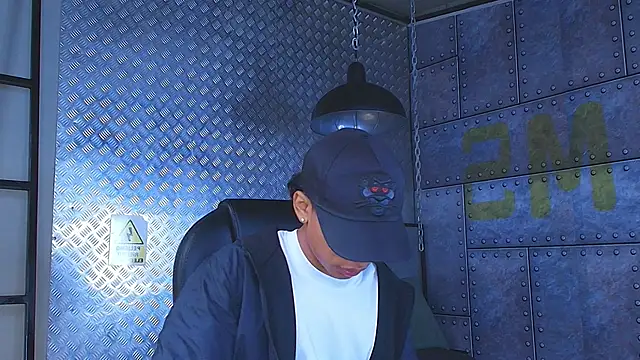 Snapshot of AlanCutee chatting on 30, 10, 2025 AlanCutee online show from 30, 10, 2025