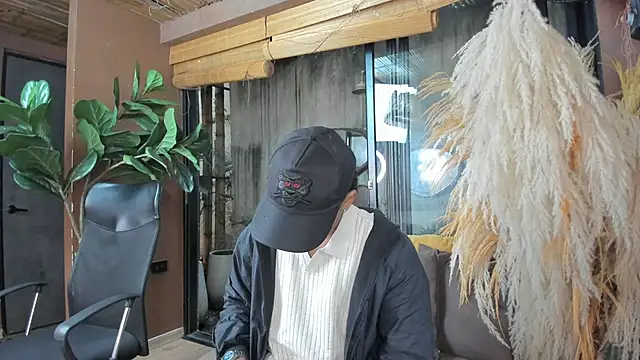 Snapshot of AlanCutee chatting on 22, 11, 2025 AlanCutee online show from 22, 11, 2025