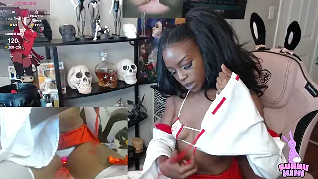 Snapshot of bunniikimi chatting on 14, 9, 2025 bunniikimi online show from 14, 9, 2025