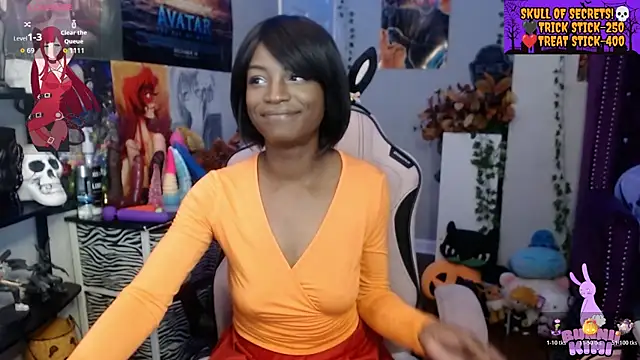 Snapshot of bunniikimi chatting on 28, 10, 2025 bunniikimi online show from 28, 10, 2025