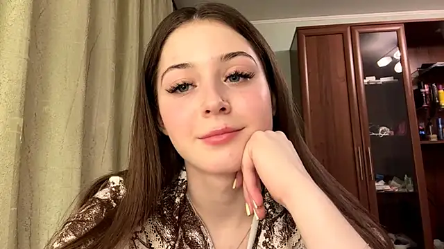 Adel strongwoman online show from 7, 4, 2026