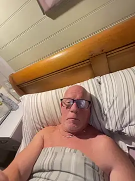 Snapshot of philefc chatting on 15, 10, 2025 philefc online show from 15, 10, 2025