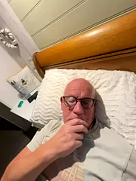 Snapshot of philefc chatting on 27, 10, 2025 philefc online show from 27, 10, 2025