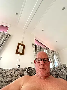 Snapshot of philefc chatting on 23, 11, 2025 philefc online show from 23, 11, 2025