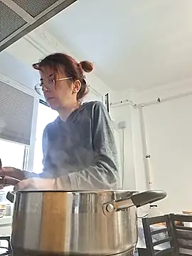 Anayssa  online show from 29, 9, 2025