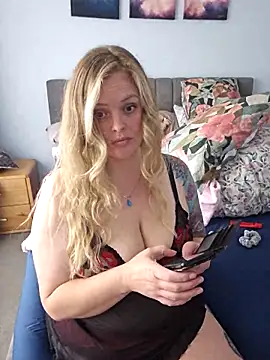 Snapshot of Bridgette03 chatting on 7, 10, 2025 Bridgette03 online show from 7, 10, 2025