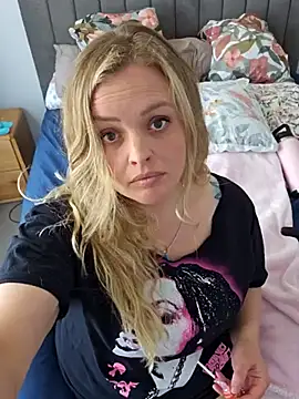 Snapshot of Bridgette03 chatting on 15, 10, 2025 Bridgette03 online show from 15, 10, 2025