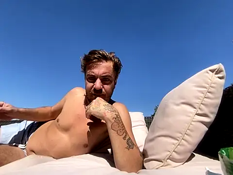 Snapshot of 3615-ULLA chatting on 18, 9, 2025 3615-ULLA online show from 18, 9, 2025