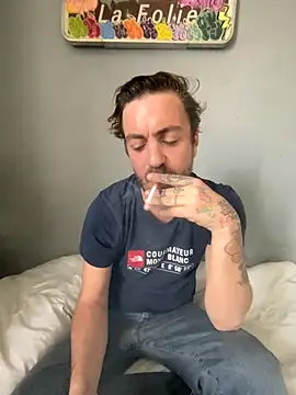 Snapshot of 3615-ULLA chatting on 4, 11, 2025 3615-ULLA online show from 4, 11, 2025