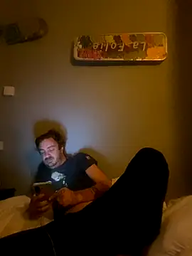 Snapshot of 3615-ULLA chatting on 25, 11, 2025 3615-ULLA online show from 25, 11, 2025