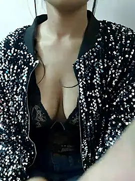 KARISHMA-STRIP online show from 7, 10, 2025