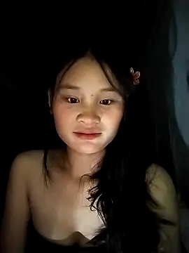 Snapshot of saronla_03 chatting on 10, 10, 2025 saronla 03 online show from 10, 10, 2025