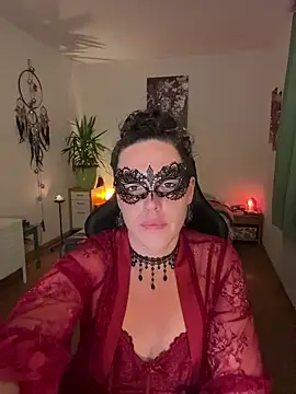 Nadja Noir online show from 3, 12, 2025