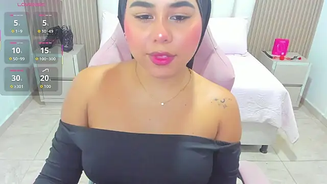Snapshot of Zurah_bashar chatting on 13, 10, 2025 Zurah bashar online show from 13, 10, 2025