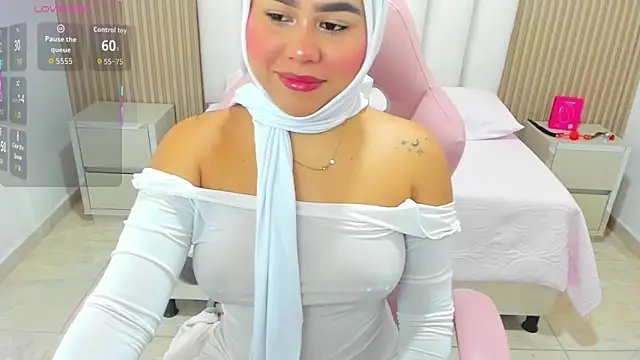 Snapshot of Zurah_bashar chatting on 18, 10, 2025 Zurah bashar online show from 18, 10, 2025