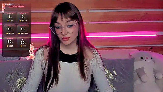 Snapshot of Emily_Tylerr chatting on 2, 10, 2025 Emily Tylerr online show from 2, 10, 2025