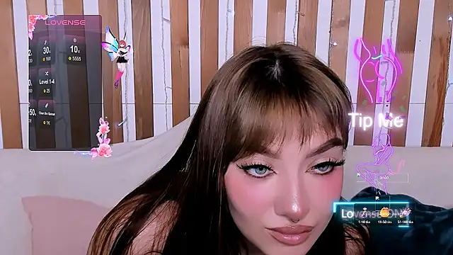 Snapshot of Emily_Tylerr chatting on 10, 10, 2025 Emily Tylerr online show from 10, 10, 2025