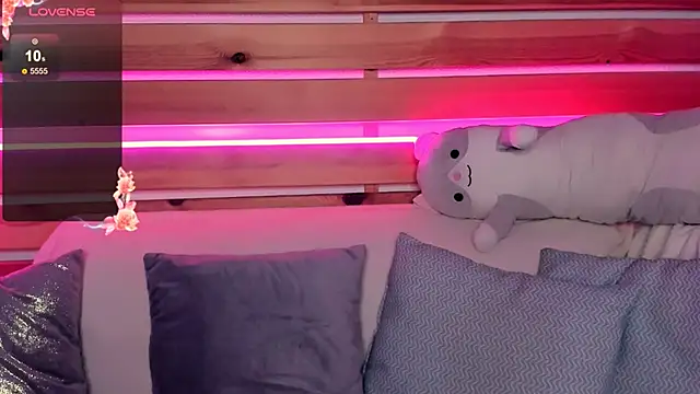 Snapshot of Emily_Tylerr chatting on 16, 10, 2025 Emily Tylerr online show from 16, 10, 2025