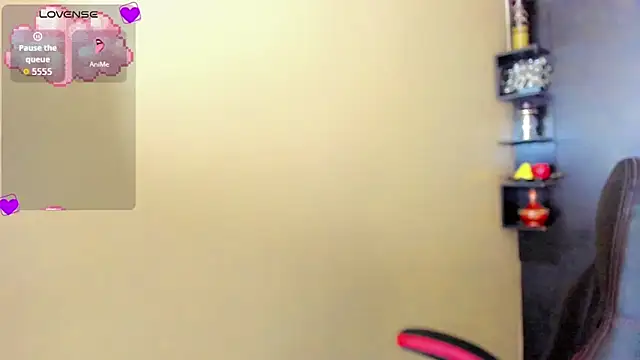 Kimberly Vazquez online show from 6, 11, 2025