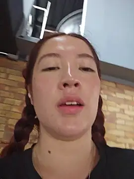 Snapshot of lunnaa_ chatting on 5, 8, 2026 lunnaa online show from 5, 8, 2026