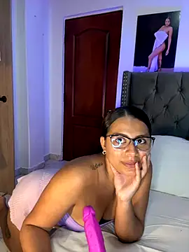 Snapshot of ema_zoe chatting on 25, 9, 2025 ema zoe online show from 25, 9, 2025