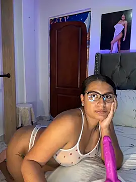 Snapshot of ema_zoe chatting on 28, 11, 2025 ema zoe online show from 28, 11, 2025