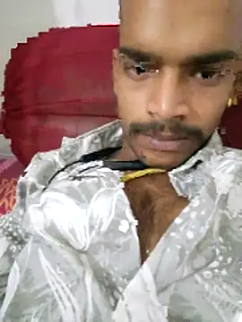 Snapshot of yashuuuu021 chatting on 1, 4, 2026 yashuuuu021 online show from 1, 4, 2026