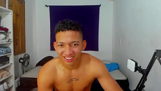 Snapshot of JuanchiT66 chatting on 2, 10, 2025 JuanchiT66 online show from 2, 10, 2025