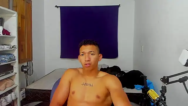 Snapshot of JuanchiT66 chatting on 4, 10, 2025 JuanchiT66 online show from 4, 10, 2025