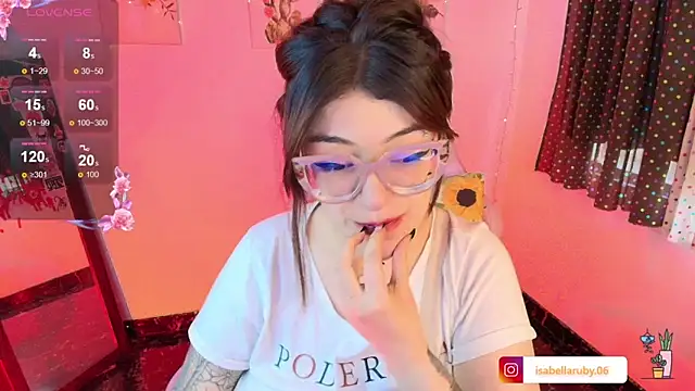 Snapshot of isaferrer06 chatting on 6, 11, 2025 isaferrer06 online show from 6, 11, 2025