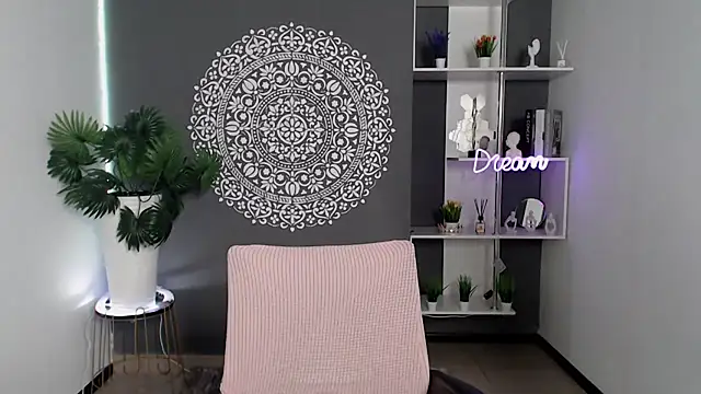 Snapshot of LunaPurrr chatting on 16, 9, 2025 LunaPurrr online show from 16, 9, 2025