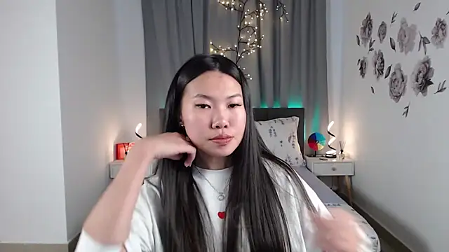 Snapshot of LunaPurrr chatting on 17, 9, 2025 LunaPurrr online show from 17, 9, 2025