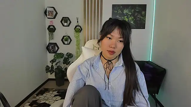 Snapshot of LunaPurrr chatting on 28, 9, 2025 LunaPurrr online show from 28, 9, 2025