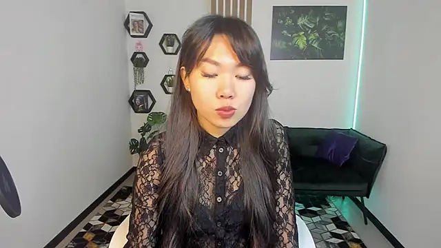 Snapshot of LunaPurrr chatting on 10, 10, 2025 LunaPurrr online show from 10, 10, 2025