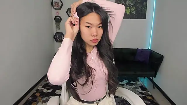 Snapshot of LunaPurrr chatting on 16, 10, 2025 LunaPurrr online show from 16, 10, 2025