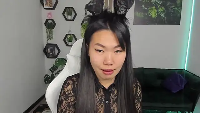 Snapshot of LunaPurrr chatting on 20, 10, 2025 LunaPurrr online show from 20, 10, 2025